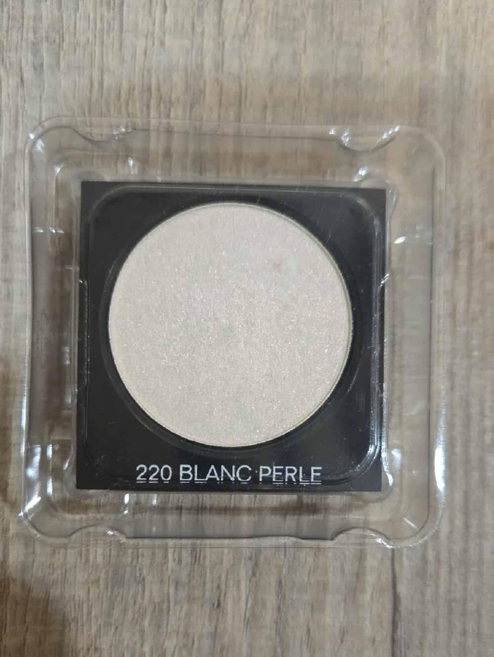 New CHANEL Eyeshadow — Luminous Blanc Perle!!